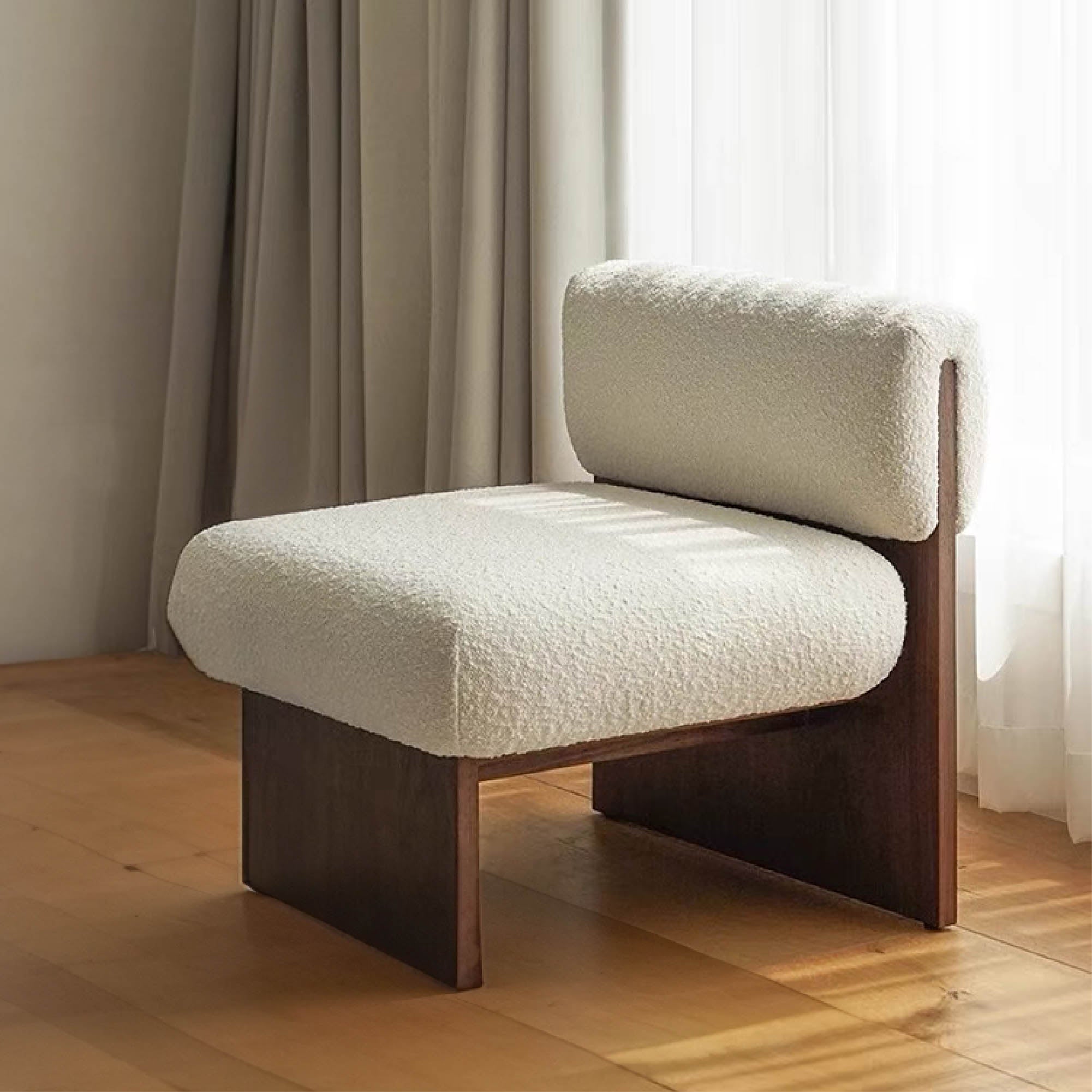 EKLA Lounge Chair