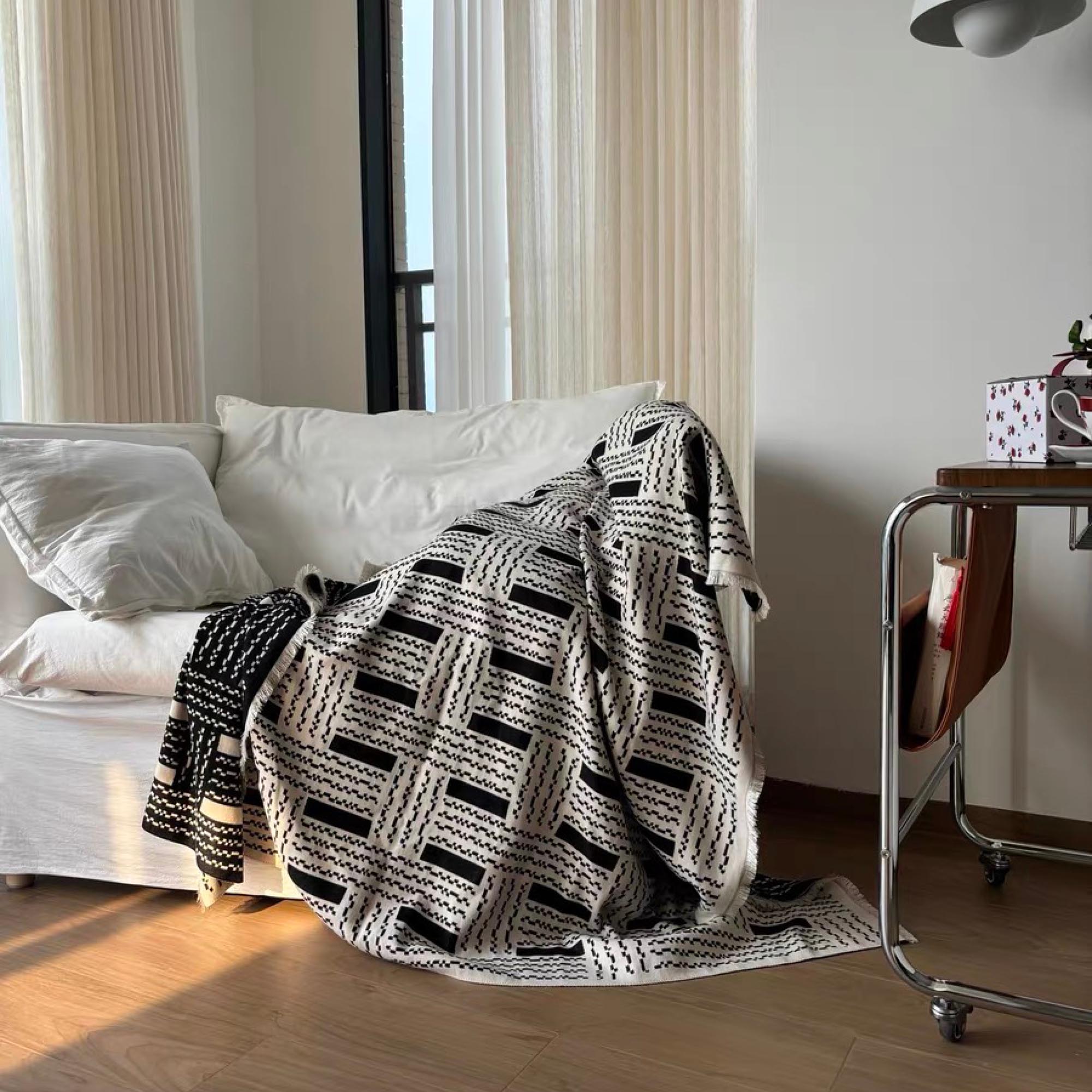 Black and White Rectangular Grid Print Throw